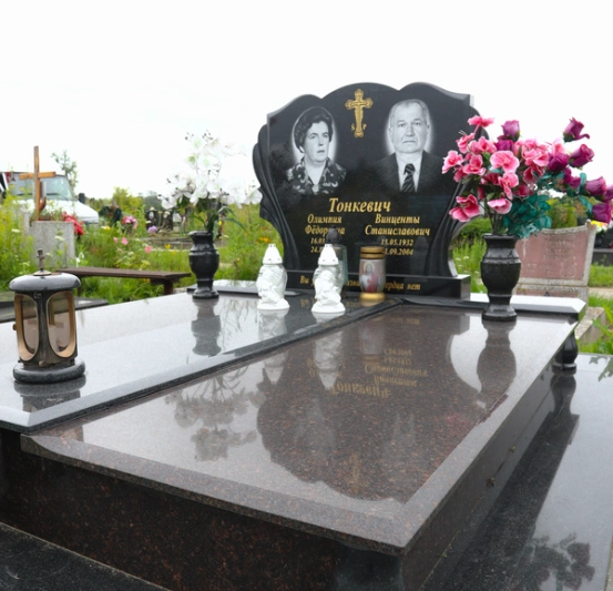 Памятник двойной 152